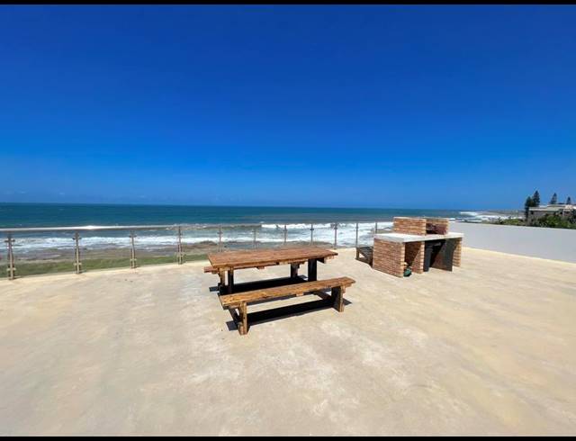 5 BEDROOM HOUSE FOR SALE IN UVONGO BEACH